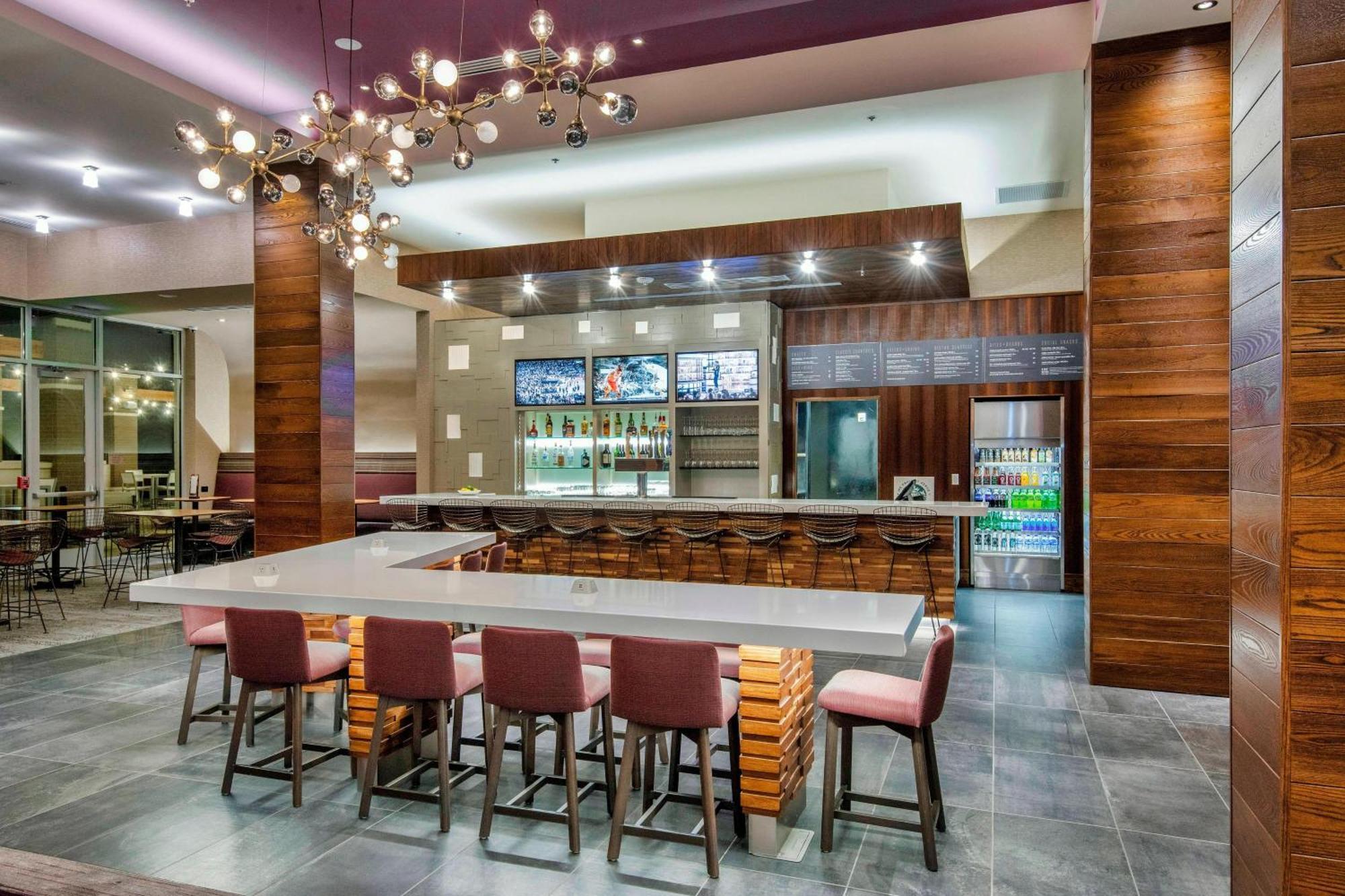 Courtyard By Marriott Raleigh Cary/Parkside Town Commons Hotel Exterior foto